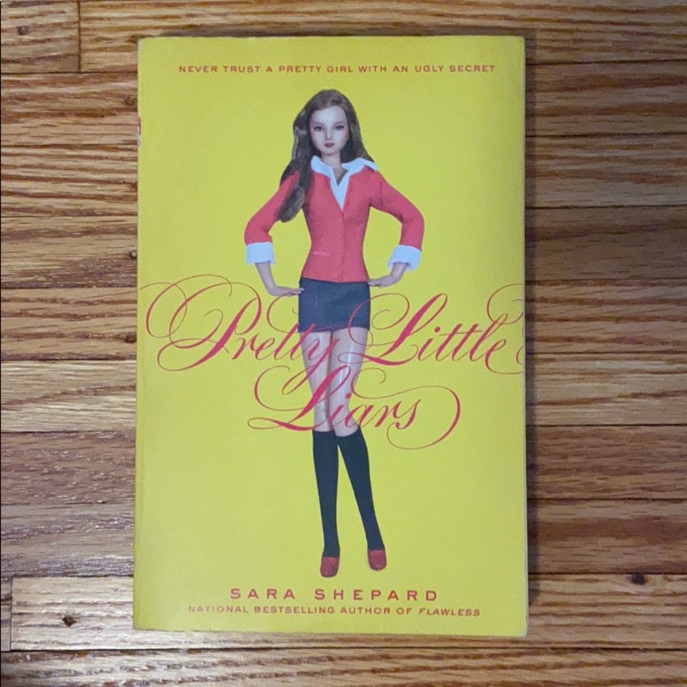 Pretty Little Liars by Sara Shepard